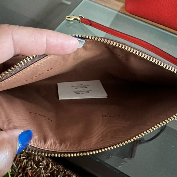 Coach Day Tote - Picture 9 of 11